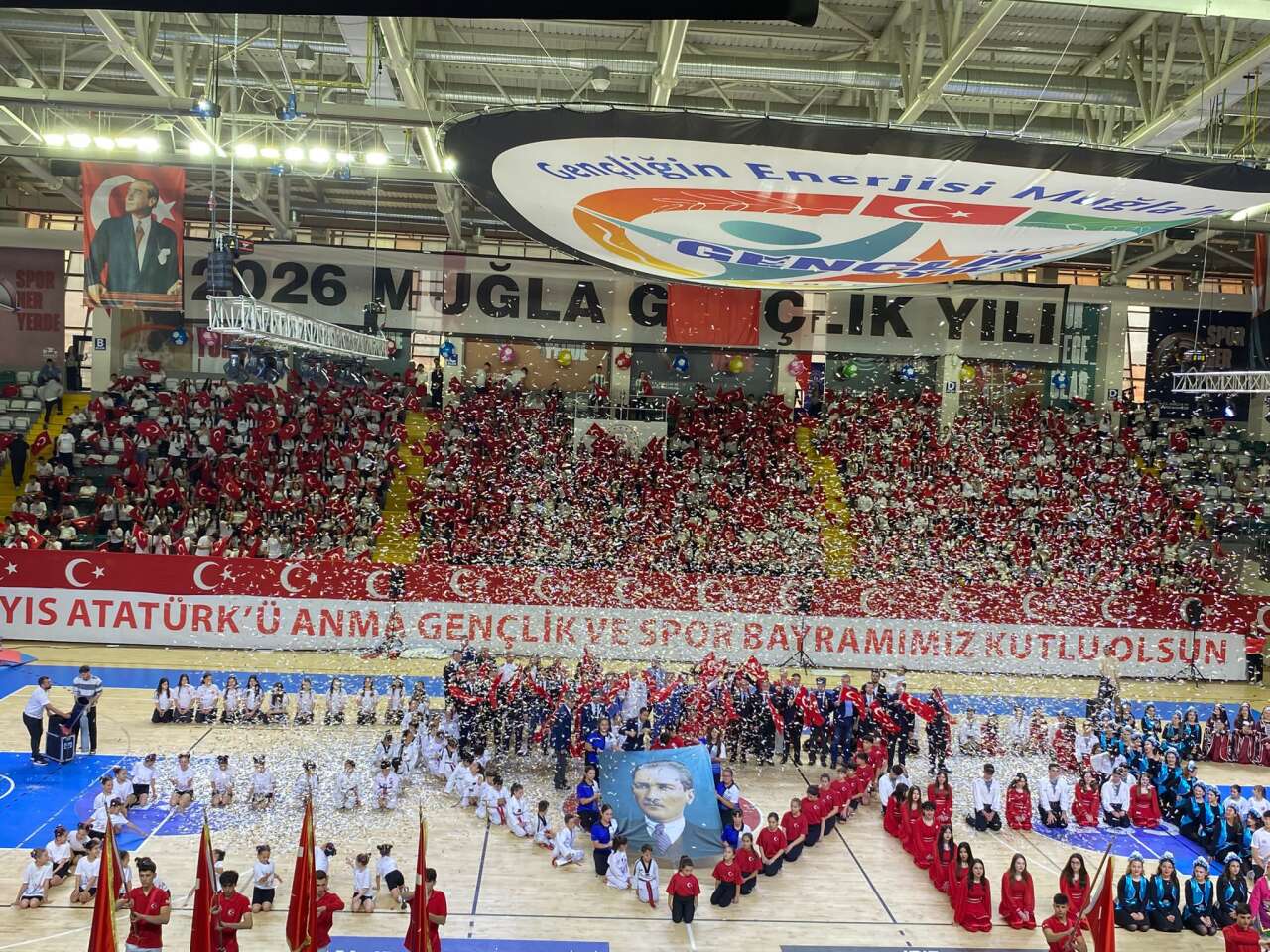 Menteşe’de 19 Mayıs Coşkusu: Gösteriler Büyük Alkış Topladı 6